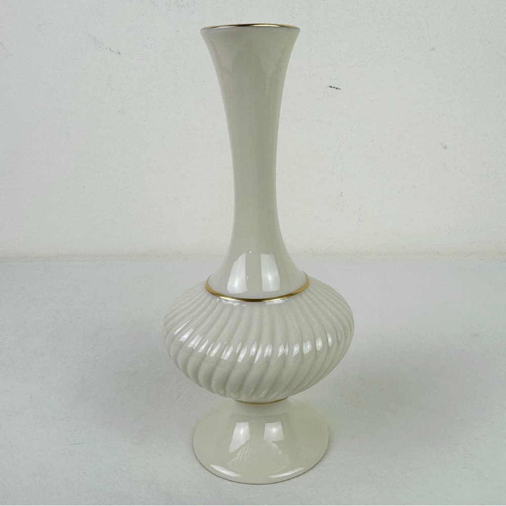 Lenox Savoy Collection Swirl Bud Vase